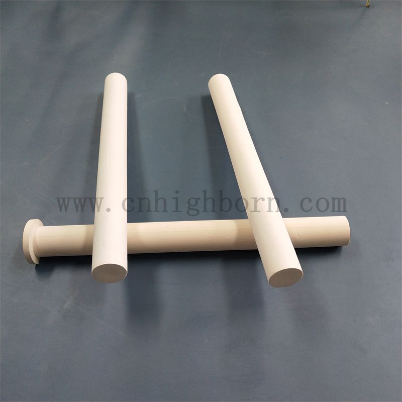 b&acirc;ton de c&eacute;ramique poreux.