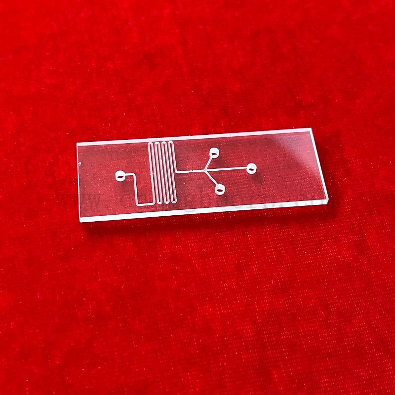 Chip microfluidique en verre de quartz pour détection de spectrophotométrie ultraviolette de microréacteur