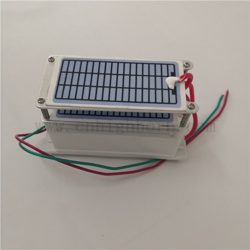 CE ROHS Certificat 220V 28G / H FEUILLE DE CERAMIQUE MODULE DE GÉNÉRATEUR DE GÉNÉRATEUR AIR KITS OZONATEURS