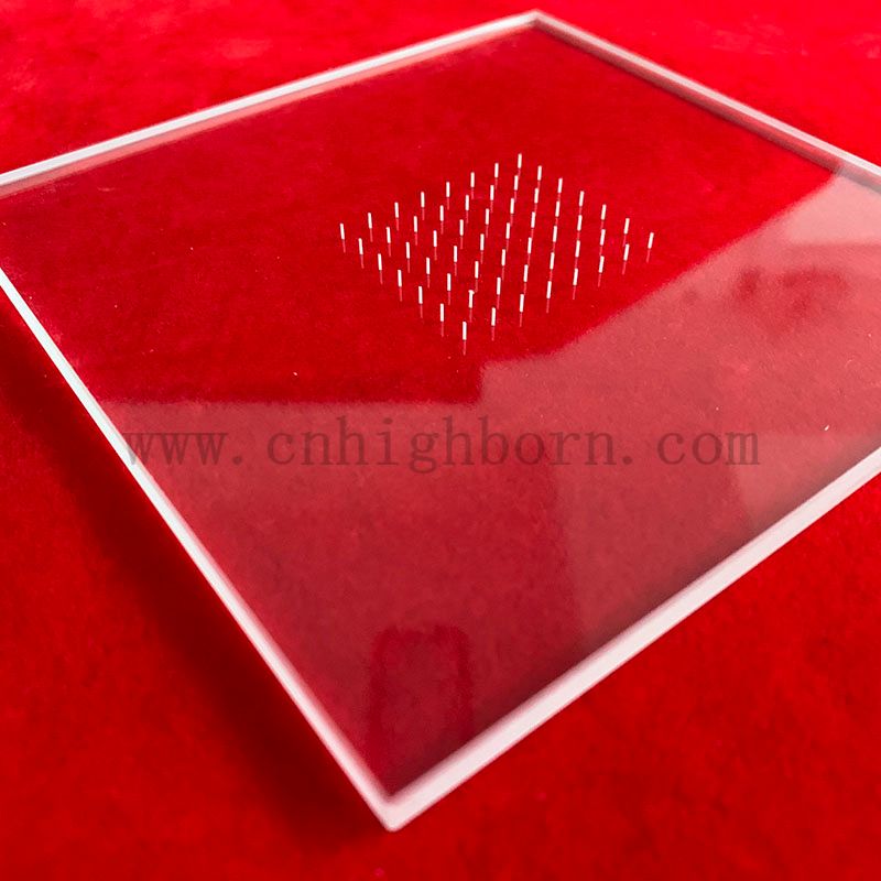 Plaque de quartz transparente avec trous