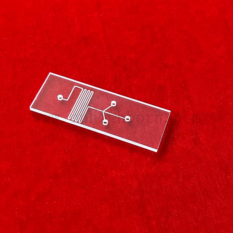 Chip microfluidique en verre de quartz pour détection de spectrophotométrie ultraviolette de microréacteur