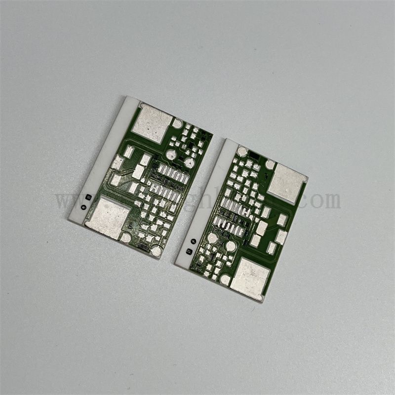 Traitement de circuits imprimés de PCB à double face. 