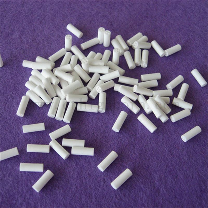 Alumine personnalisée 95 Alumine à quatre trous Blanc High Strength AL2O3 Pipe de céramique