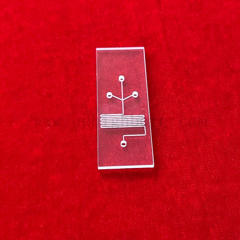 Chip microfluidique en verre de quartz pour détection de spectrophotométrie ultraviolette de microréacteur