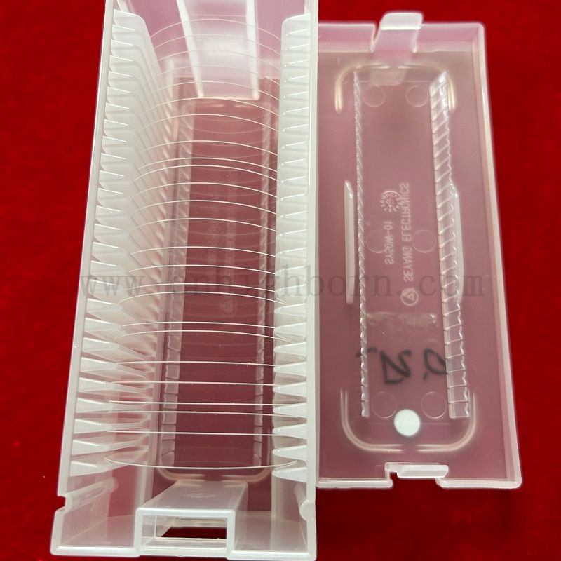 Clear en revêtement en saphir optique à ultrathin en revêtement.