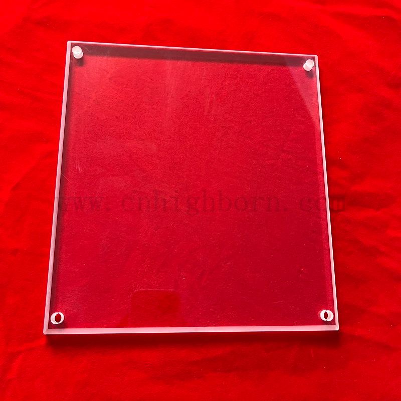 Plaque carrée de silice fusionnée de coupe laser produite par des professionnels avec trou avec trou