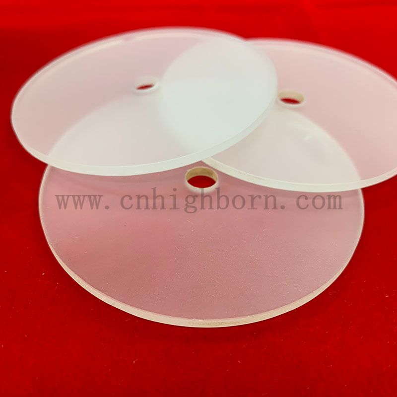 Lentille optique &agrave; quartz givr&eacute;