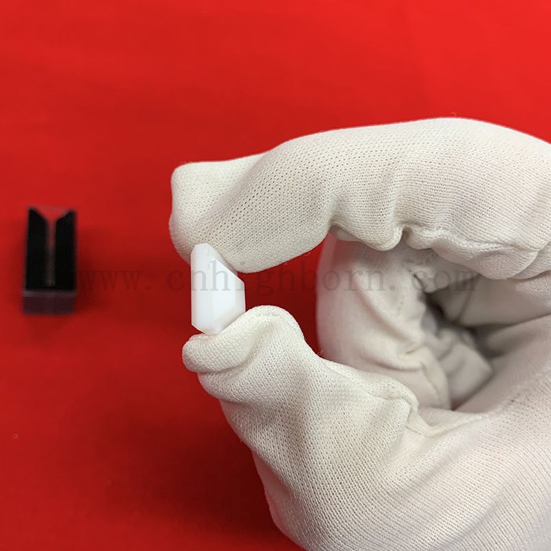 Haute précision Q424 Black Wall High Purity Micro Quartz CUVETTE 0,15 ml de flux de flux avec couvercle PTFE