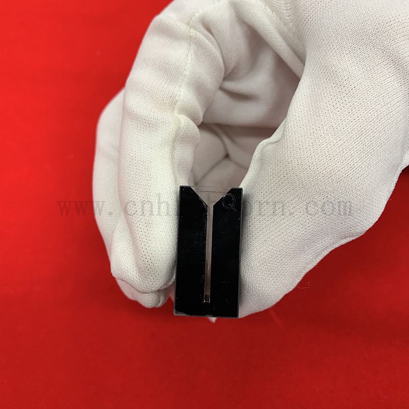 Haute précision Q424 Black Wall High Purity Micro Quartz CUVETTE 0,15 ml de flux de flux avec couvercle PTFE