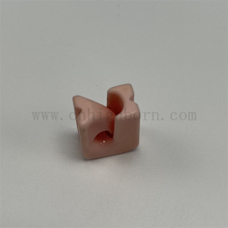 Résistance à l'usure personnalisée Alumine Céramique précision ACCESSOIRES AL2O3 Pièces pour machines textiles 