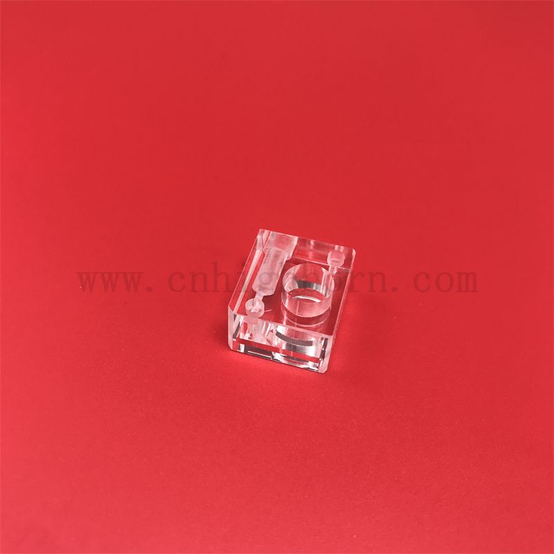 Analyse chimique 10 mm chemin lumineux 190-2500 nm de longueur d'onde gamme mirco quartz en verre cuvette