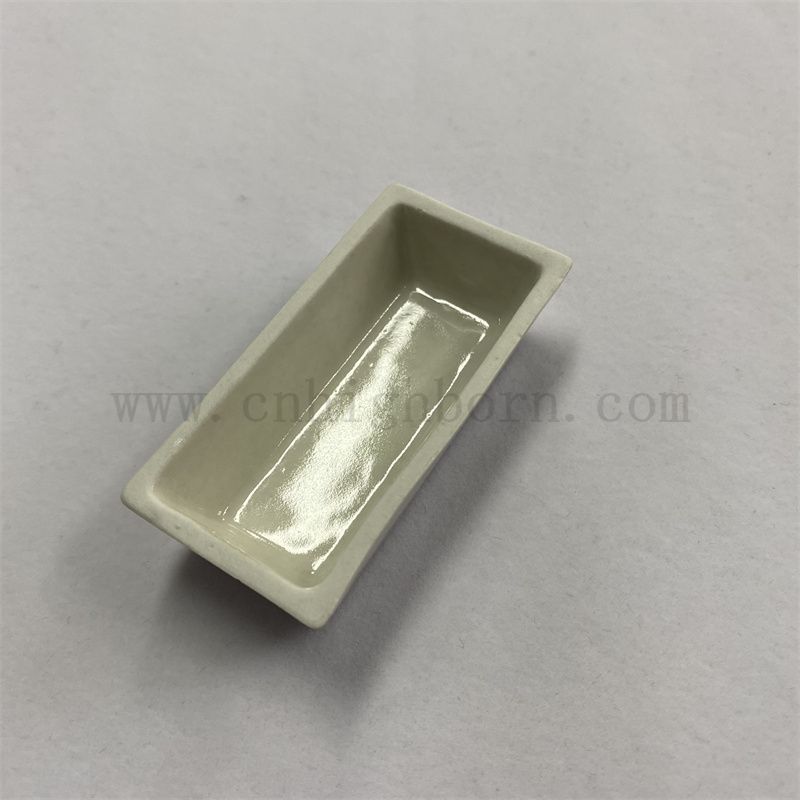 55 × 28 × 12 mm Laboratoire Alumine en céramique Boat trapézoïdal Porcelaine Cupel