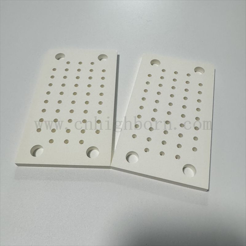 Stabilité thermique Conductance thermique Blore de nitrure de bore blanc cube planche BN Plaque BN avec trou