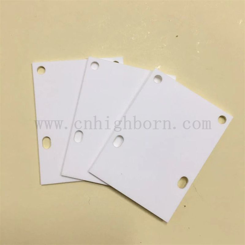 Personnage à 95% 96% AL2O3