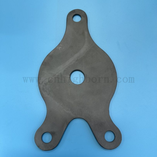 Plaque de réglage de meubles de four en forme de poisson en céramique de carbure de silicium SiC résistant à l'usure et aux chocs thermiques pour la cuisson de plaques/bols en céramique