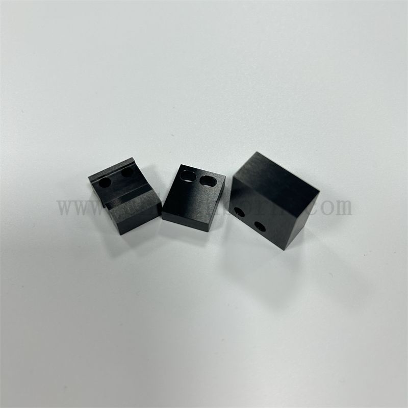 Plaque en céramique de zircone noire de traitement précis, feuille Zro2 pour machines industrielles à pression