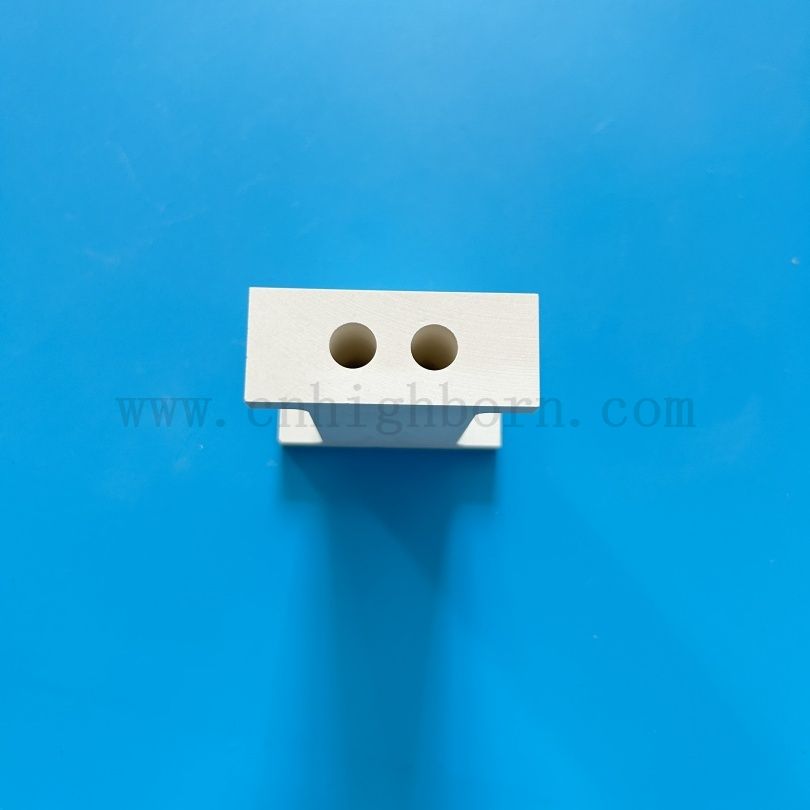 Offre d'usine Bloc en céramique de nitrure de bore en usine avec trous