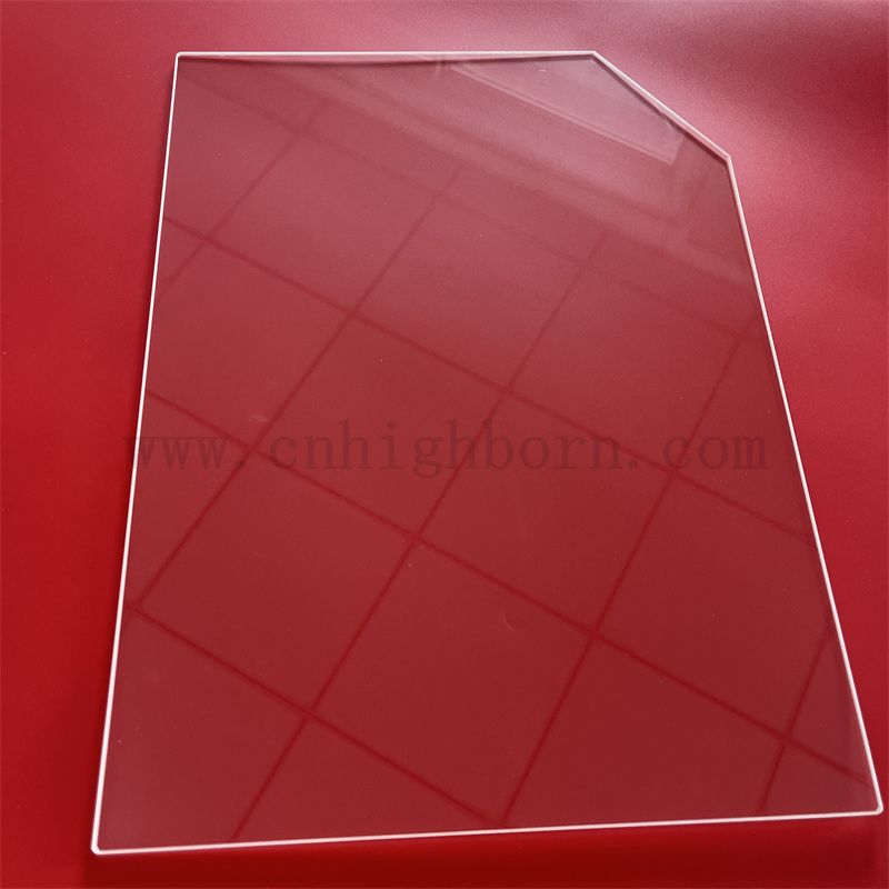 Couper le coin rectangle transparent de la plaque de quartz en verre de silice à la chaleur à chaleur transparente 