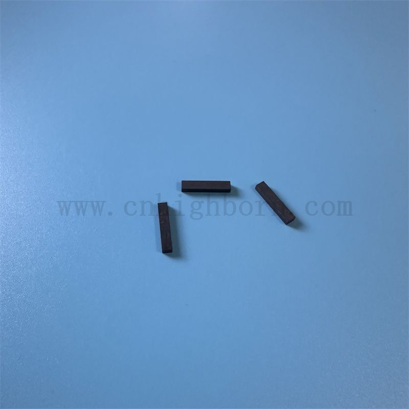  Plaque de carbure de bore personnalisée Haute dureté Isolateur B4C Boîte en céramique