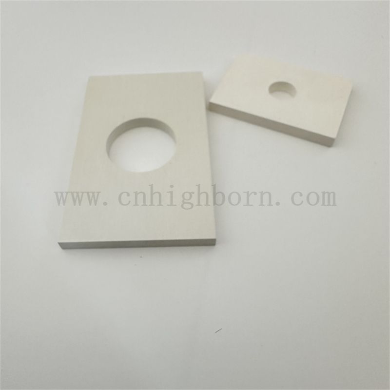 Plaque à 99% de nitrure de bore avec trou de la planche irrégulière en céramique BN personnalisée