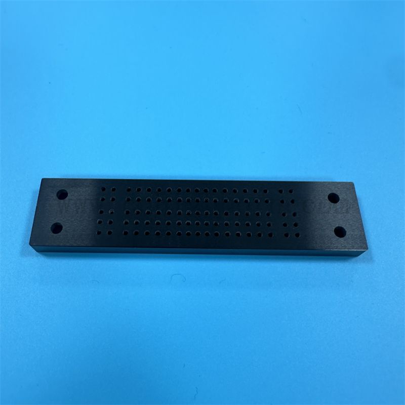 Oxyde de zirconium noir personnalisé barre / plaque haute dureté haute dureté résistante à la corrosion