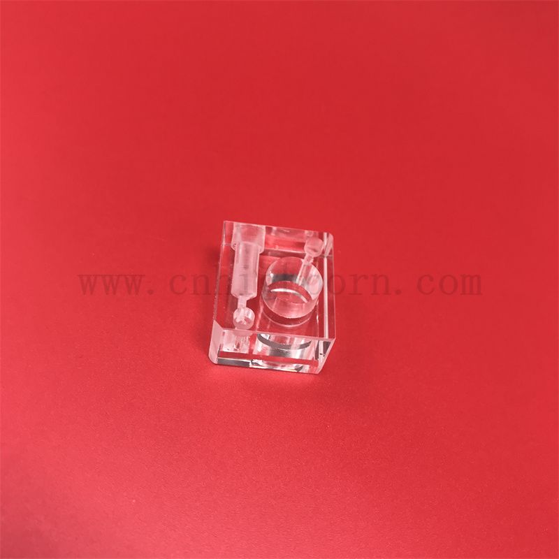 Analyse chimique 10 mm chemin lumineux 190-2500 nm de longueur d'onde gamme mirco quartz en verre cuvette