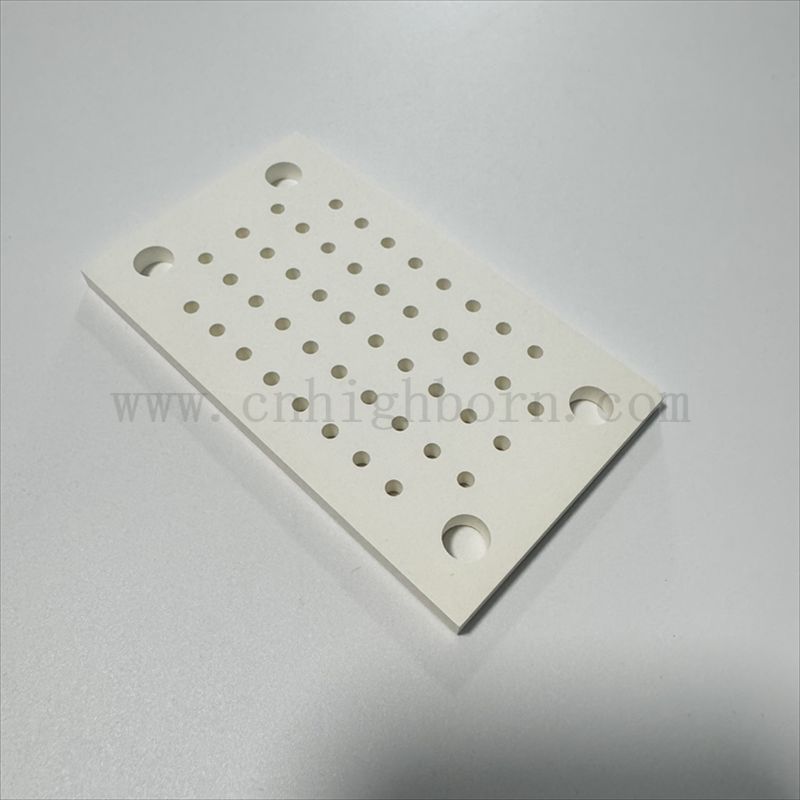 Stabilité thermique Conductance thermique Blore de nitrure de bore blanc cube planche BN Plaque BN avec trou