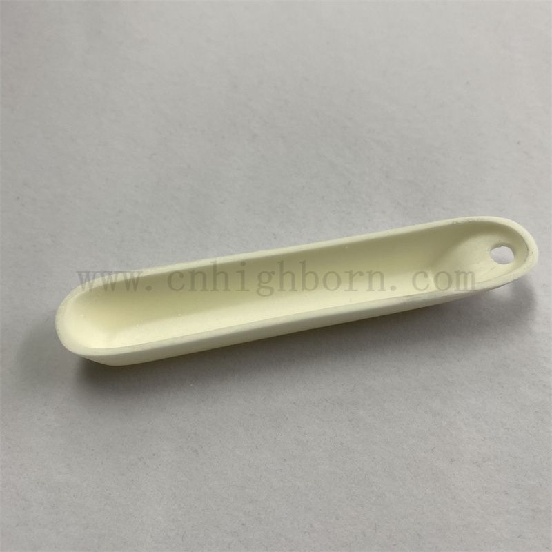 Boat en porcelaine d'alumine de haute pureté à haute température à haute température avec un trou avec un trou
