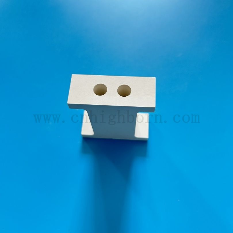 Offre d'usine Bloc en céramique de nitrure de bore en usine avec trous