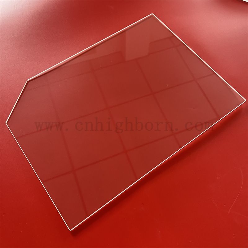 Couper le coin rectangle transparent de la plaque de quartz en verre de silice à la chaleur à chaleur transparente 
