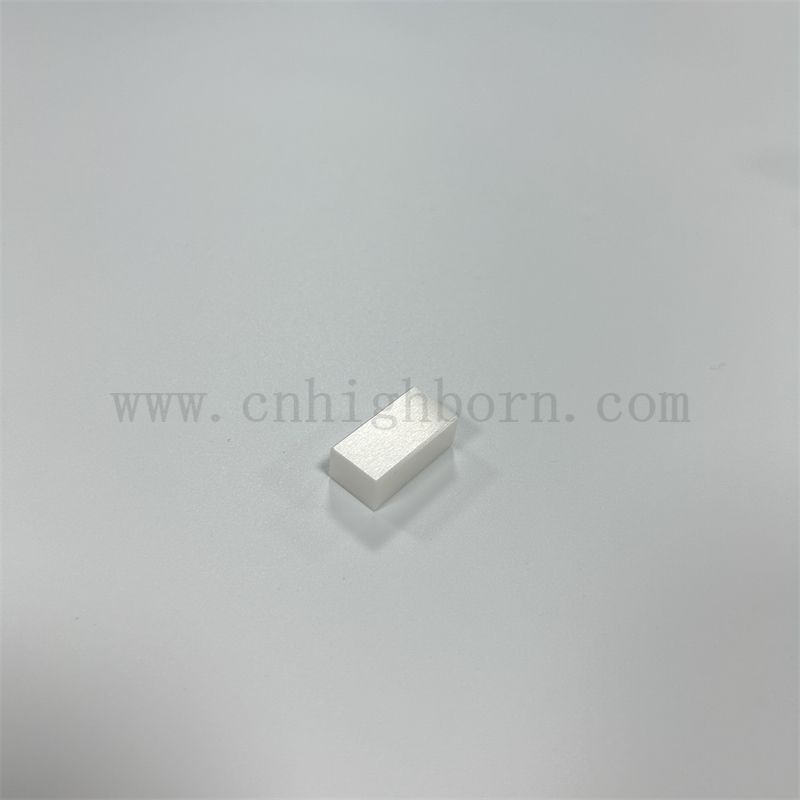 Les blocs en céramique de zircone hautement dure personnalisés sont utilisés pour la correction de l'outil