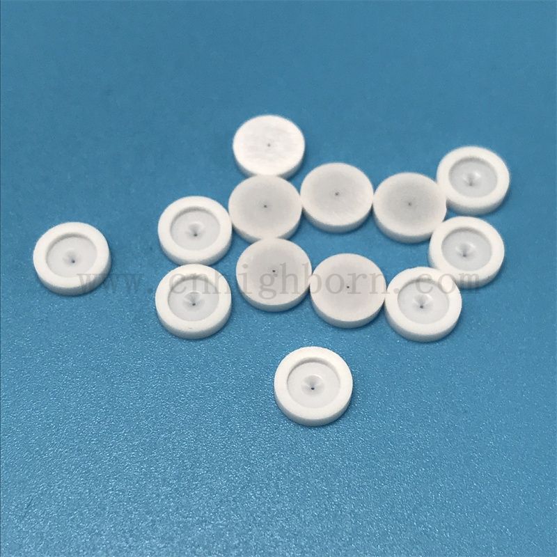 Isolant blanc zircone partie irrégulière