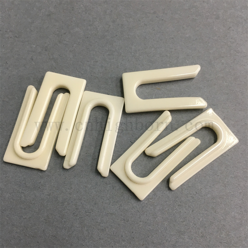 Résistance à l'usure AL2O3 Alumine Céramic Yarn Guide Tytile Type de traverse en céramique Type Guides