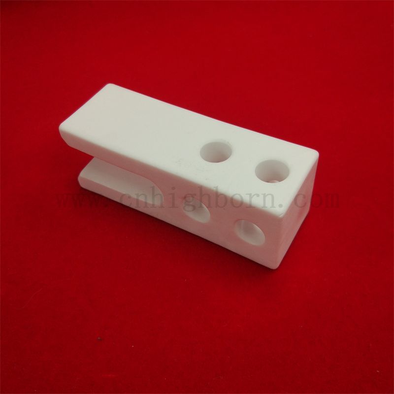 pi&egrave;ce en c&eacute;ramique