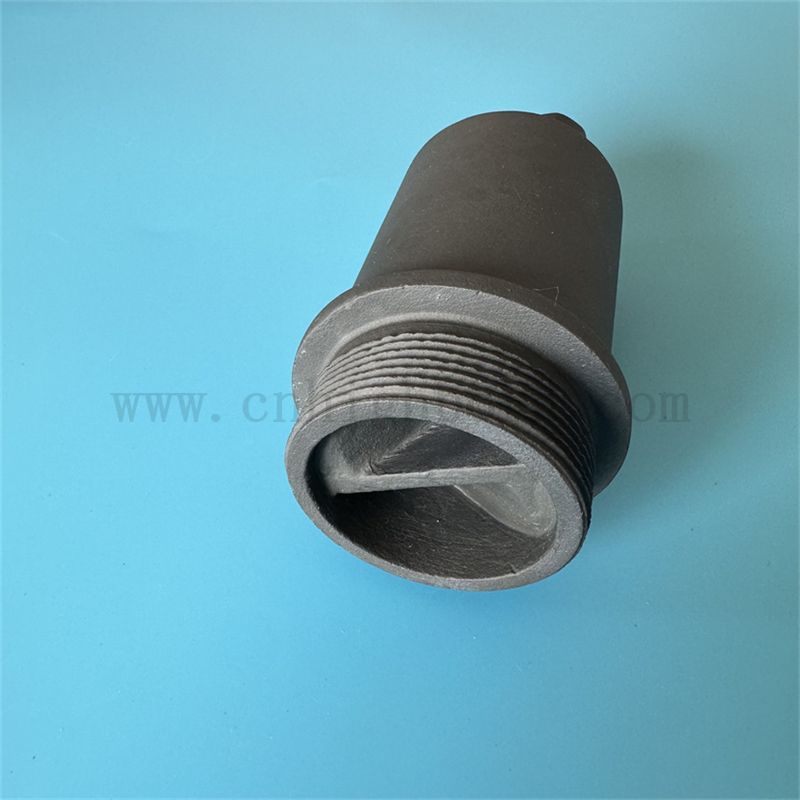 Le four utilise des buses de brûleur en céramique en carbure de silicium fritté réactif RSIC RSIC