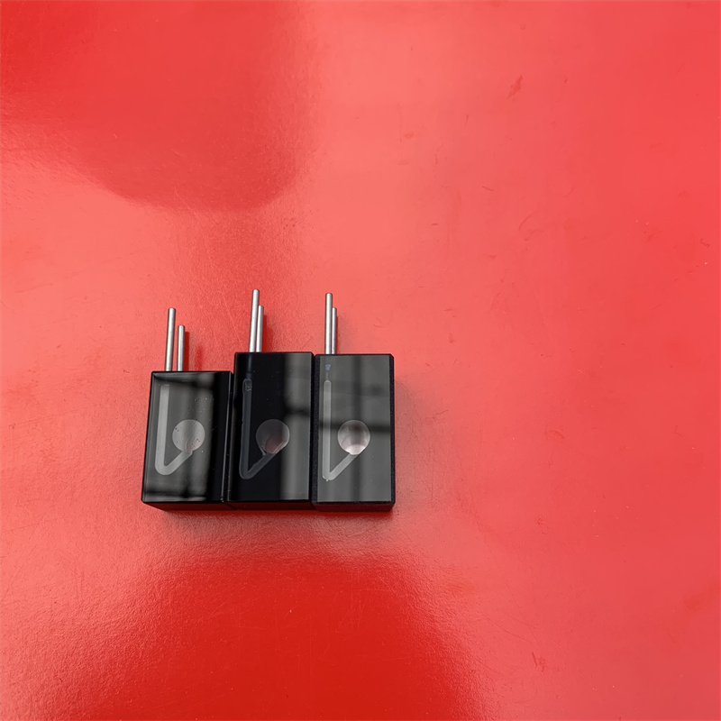 Tath lumineux de 10 mm 0,03 ml de flux de verre optique Couve noire de quartz