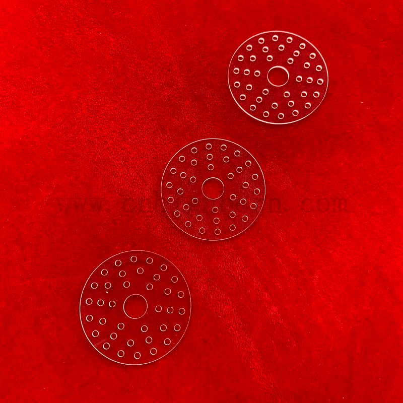 Plaque de quartz à quartz fusionné de polissage perforé personnalisé