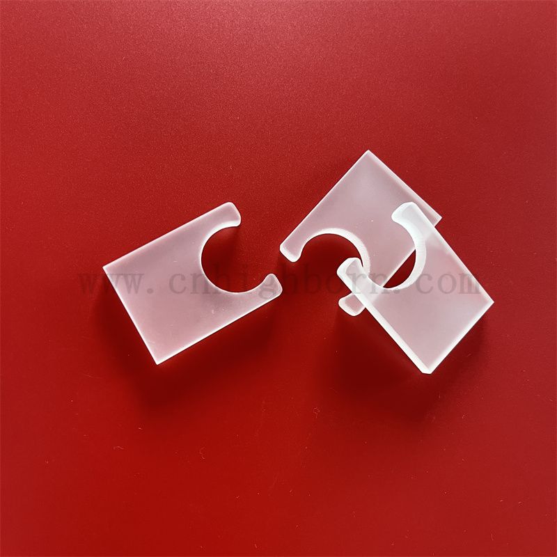 Résistance à la chaleur Plaque de verre de quartz traduit carré personnalisé avec trou 