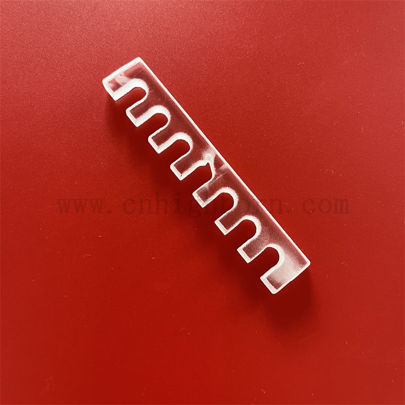 Feuille de verre de silice rectangulaire de traitement en profondeur avec trou coupé