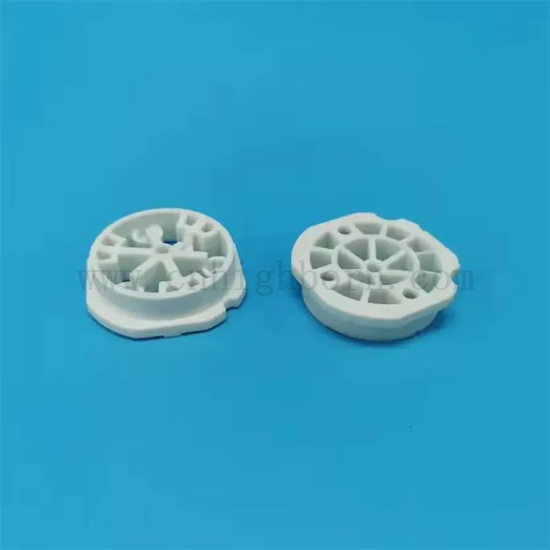 Plaque ronde en céramique réfractaire Corderite avec des trous pour le gourdin fût