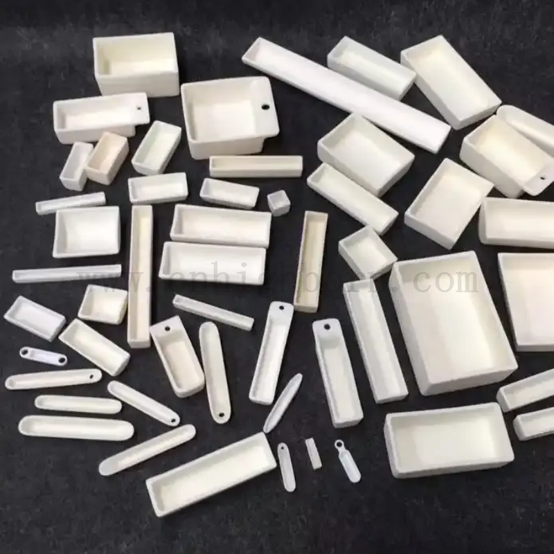 Laboratoire scolaire 99% AL2O3 Cerramic Crucible Crucine Alumine Melting Pot Combustion Boat for Industrial Analysis