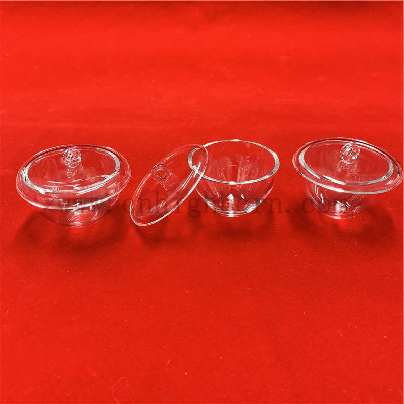 creuset en verre transparent 