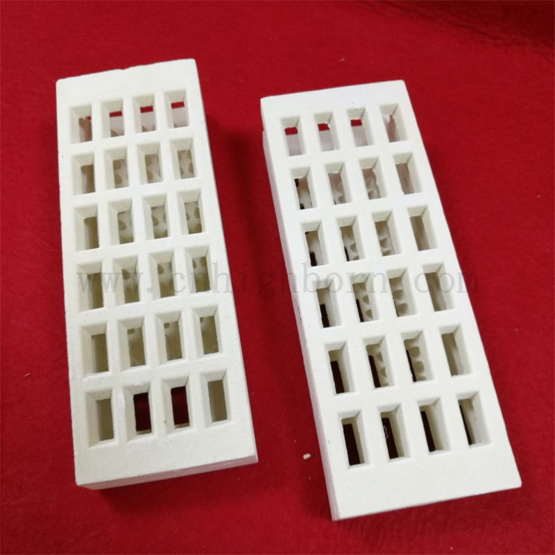 Résistance à haute température Corderite Bracket Pièces de support en céramique réfractaire