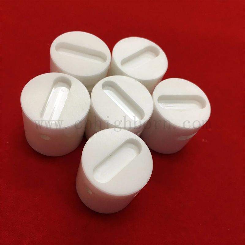 Pièce de travail ZRO2 usinée en zircone en zircone