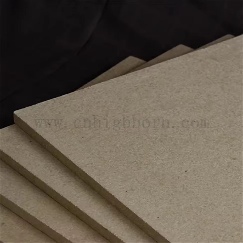 Faible conductivité thermique Corderite Mullite Plaque en céramique Longue durée de céramique réfractaire