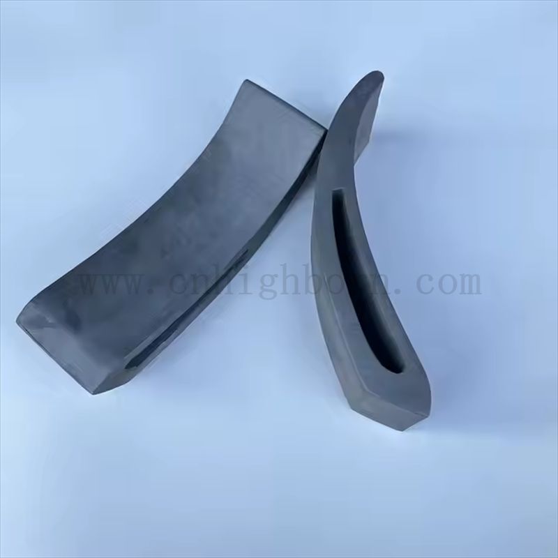 Pièces structurelles SSIC réfractaires