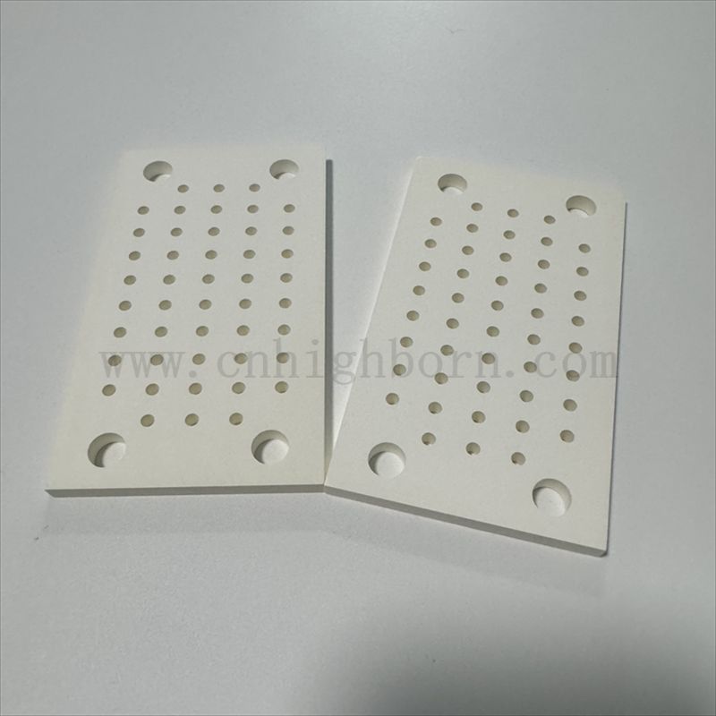 Stabilité thermique Conductance thermique Blore de nitrure de bore blanc cube planche BN Plaque BN avec trou