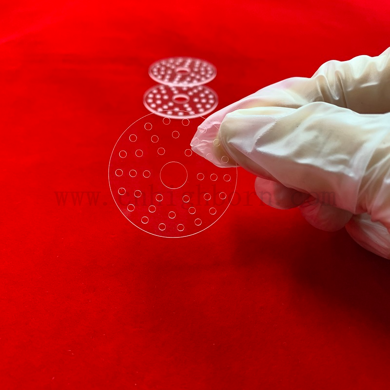 Plaque de quartz à quartz fusionné de polissage perforé personnalisé