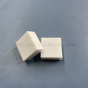 Le bloc épais en céramique de l'alumine 95 a adapté le plat élevé de dureté Al2O3 aux besoins du client