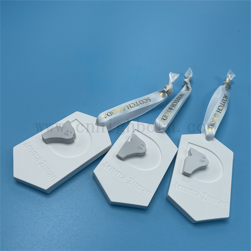 Logo personnalisé parfumée en céramique pending parfum Pierre en plâtre pour le diffuseur d'arôme de voiture